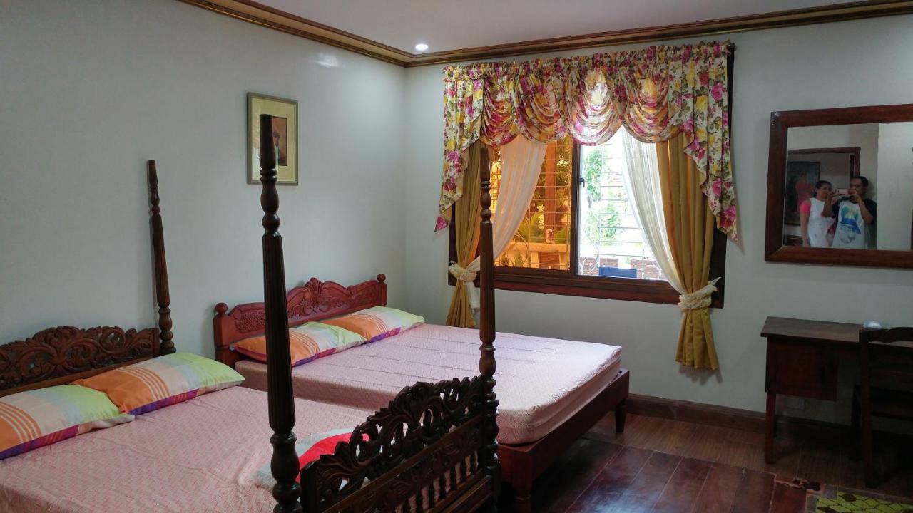 Hotel Casa Familya Batac Exterior foto